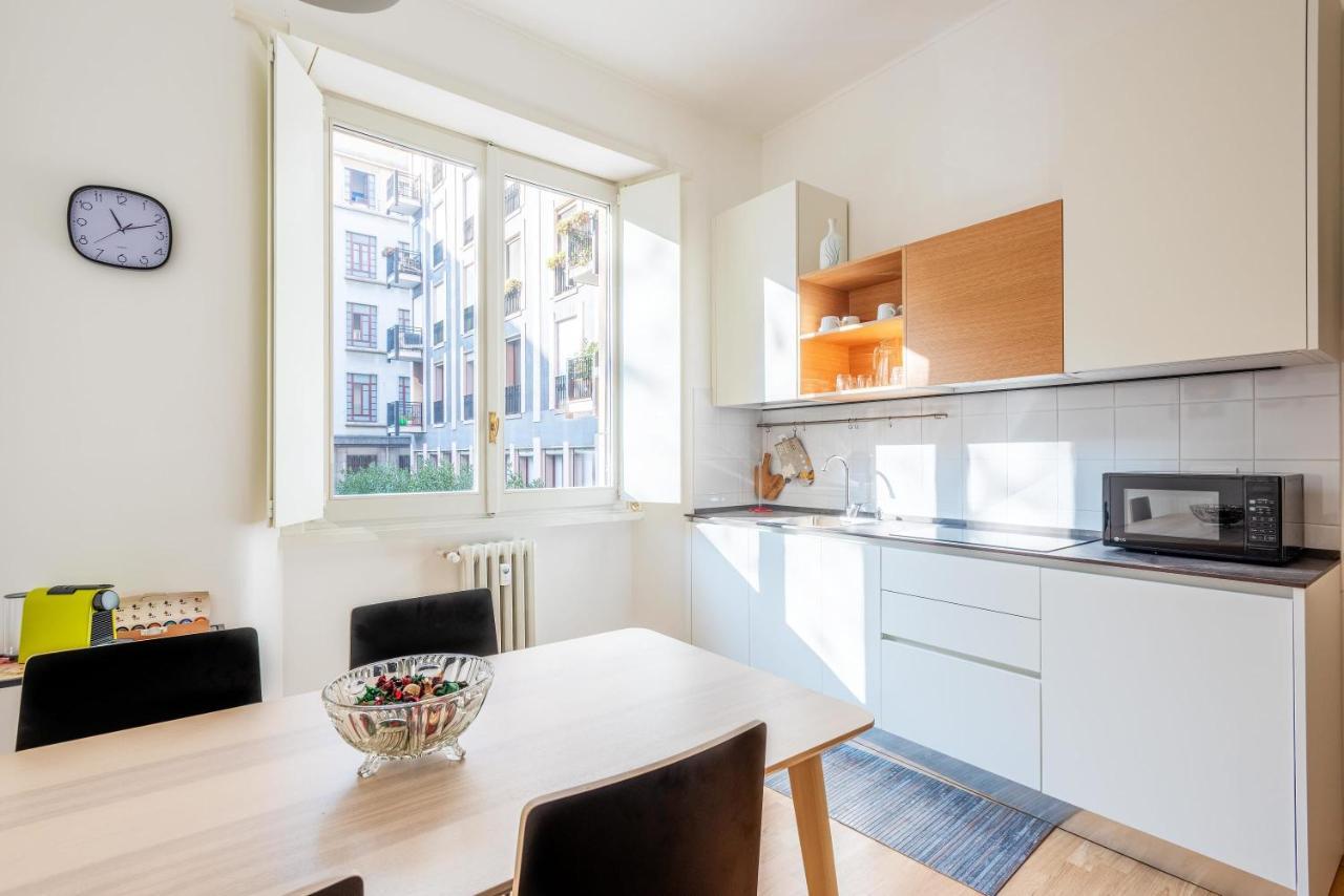Spacious & Comfortable Apartment In Duomo By Easylife Milão Exterior foto